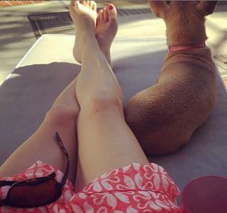 Angela Kinsey feet photo thumbnail