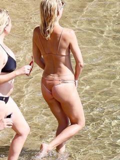 Kate Hudson feet photo thumbnail