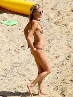 Kate Hudson feet photo thumbnail