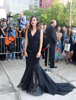 Victoria Justice feet photo thumbnail