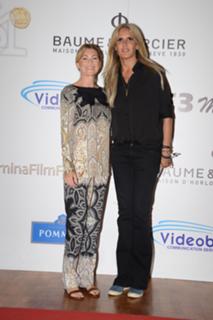 Ellen Pompeo feet photo thumbnail