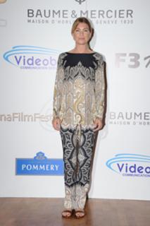 Ellen Pompeo feet photo thumbnail