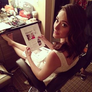Emmy Rossum feet photo thumbnail