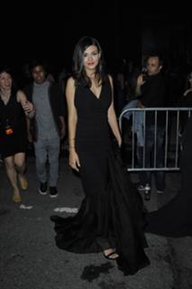 Victoria Justice feet photo thumbnail