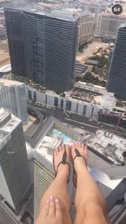 Amanda Cerny feet photo thumbnail