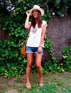 Paula Echevarría feet photo thumbnail