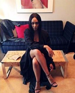 Tia Mowry feet photo thumbnail
