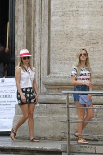 Reese Witherspoon feet photo thumbnail