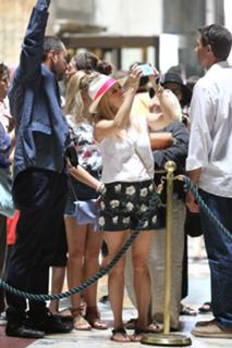 Reese Witherspoon feet photo thumbnail