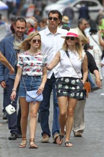 Reese Witherspoon feet photo thumbnail