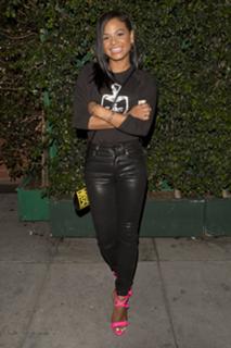 Christina Milian feet photo thumbnail