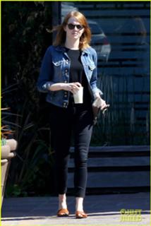 Emma Stone feet photo thumbnail