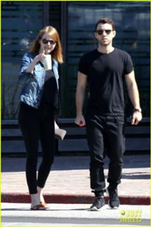 Emma Stone feet photo thumbnail
