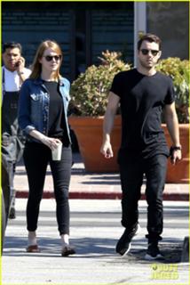 Emma Stone feet photo thumbnail