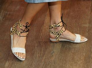 Jamie Chung feet photo thumbnail