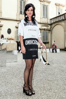 Katy Perry feet photo thumbnail