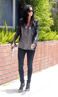 Courteney Cox feet photo thumbnail