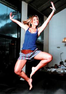 Sabrina Sato feet photo thumbnail
