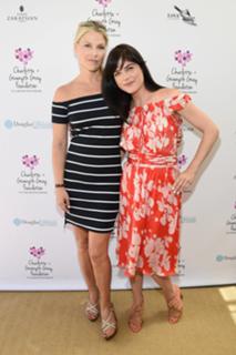 Selma Blair feet photo thumbnail