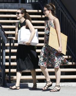 Emmy Rossum feet photo thumbnail
