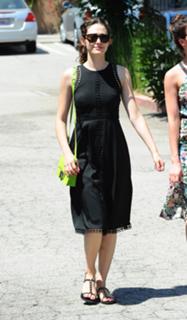 Emmy Rossum feet photo thumbnail
