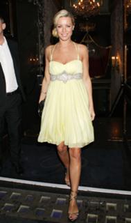 Denise Van Outen feet photo thumbnail