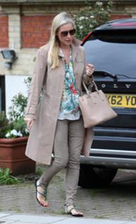 Denise Van Outen feet photo thumbnail