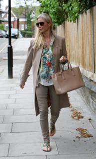 Denise Van Outen feet photo thumbnail