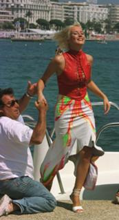 Denise Van Outen feet photo thumbnail