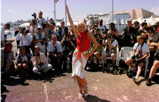 Denise Van Outen feet photo thumbnail