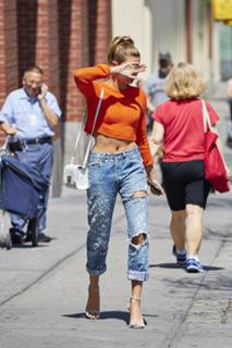 Hailey Bieber feet photo thumbnail