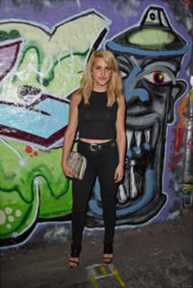 Ashley Roberts feet photo thumbnail
