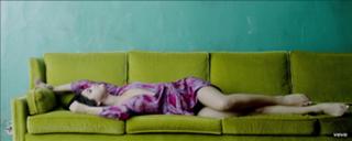 Selena Gomez feet photo thumbnail