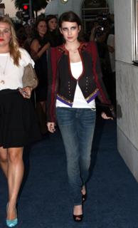 Emma Roberts feet photo thumbnail