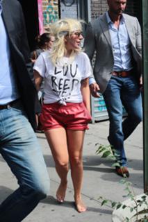 Lady Gaga feet photo thumbnail