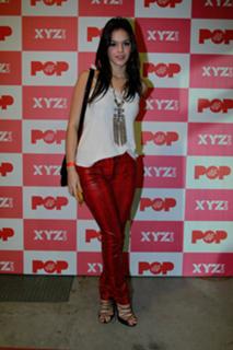 Bruna Marquezine feet photo thumbnail
