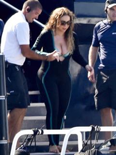Mariah Carey feet photo thumbnail