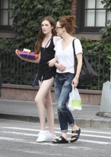 Julianne Moore feet photo thumbnail