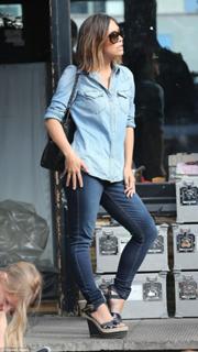 Myleene Klass feet photo thumbnail