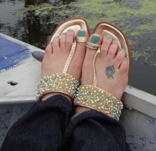Virginia Madsen feet photo thumbnail
