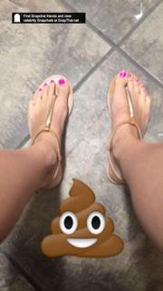 Colleen Ballinger feet photo thumbnail