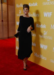 Stana Katic feet photo thumbnail