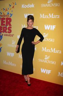 Stana Katic feet photo thumbnail