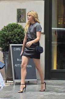 Chloë Grace Moretz feet photo thumbnail