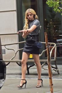 Chloë Grace Moretz feet photo thumbnail