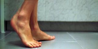 Uma Thurman feet photo thumbnail