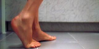 Uma Thurman feet photo thumbnail