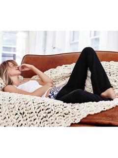 Behati Prinsloo feet photo thumbnail
