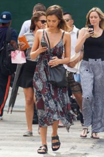 Jessica Alba feet photo thumbnail