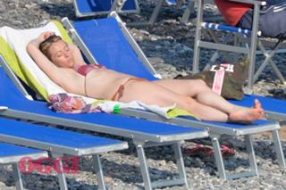 Giorgia Meloni feet photo 5